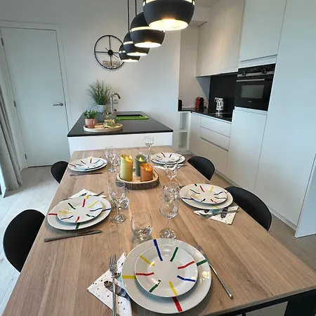 Apartmán Luxury 2-bedroom With Spacious Sun Terrace T131 *