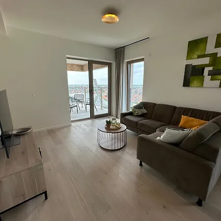 Luxury 2-bedroom With Spacious Sun Terrace T131 דירה