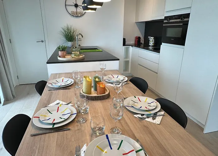 Appartement Luxury 2-bedroom With Spacious Sun Terrace T131 *